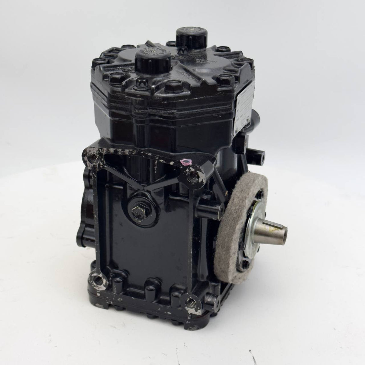 1924004C1 Genuine International® A/C Air Conditioner Compressor