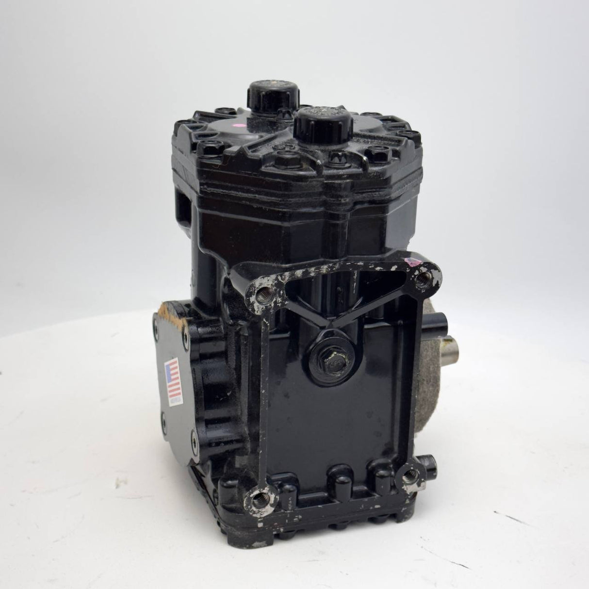 1924004C1 Genuine International® A/C Air Conditioner Compressor