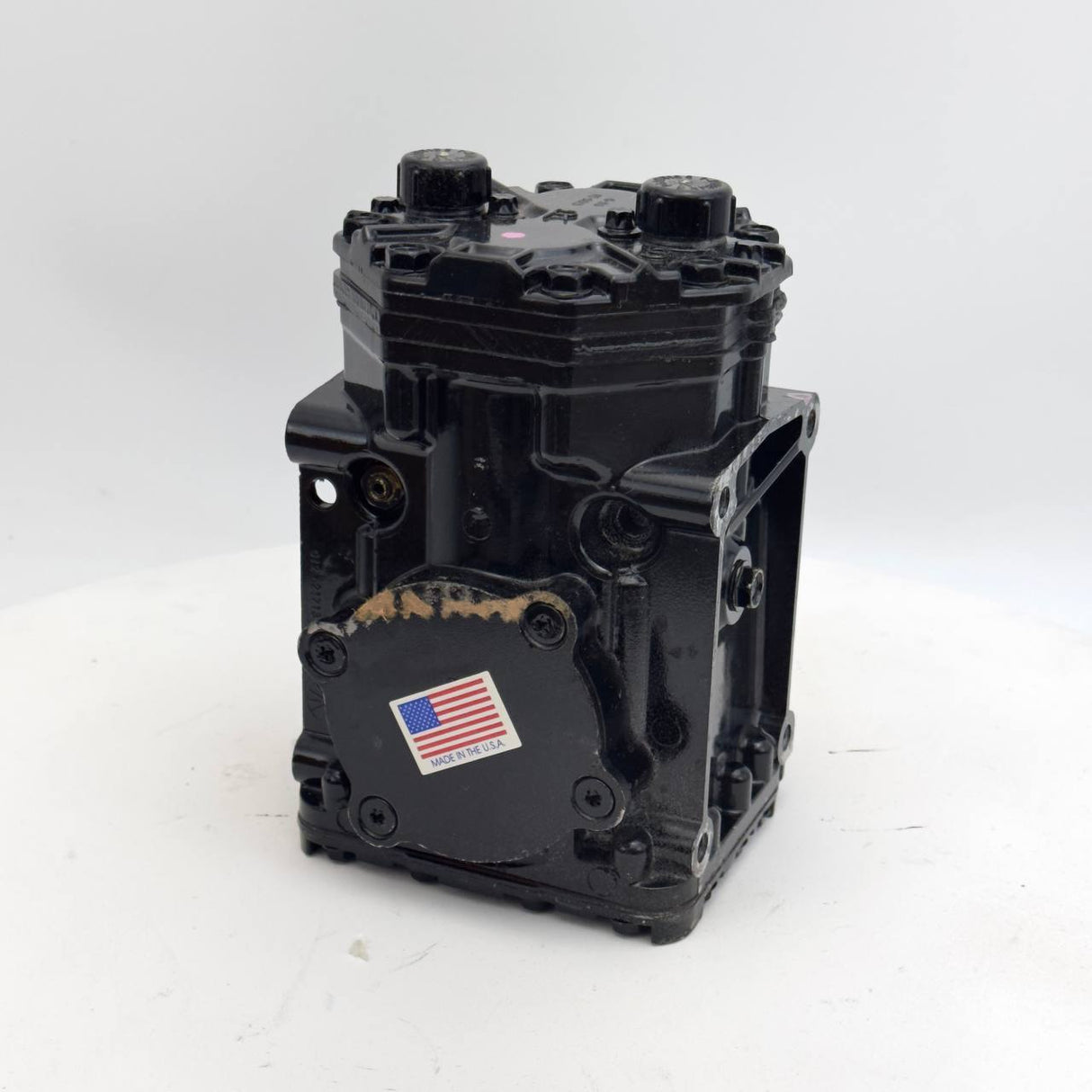 1924004C1 Genuine International® A/C Air Conditioner Compressor