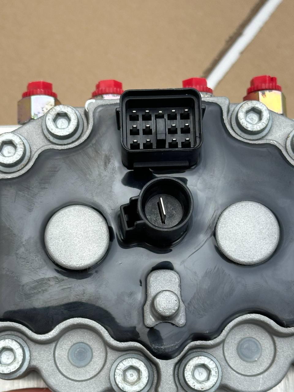 2507542C91 | Genuine Wabco/International Hydraulic Valve Brake Modulator