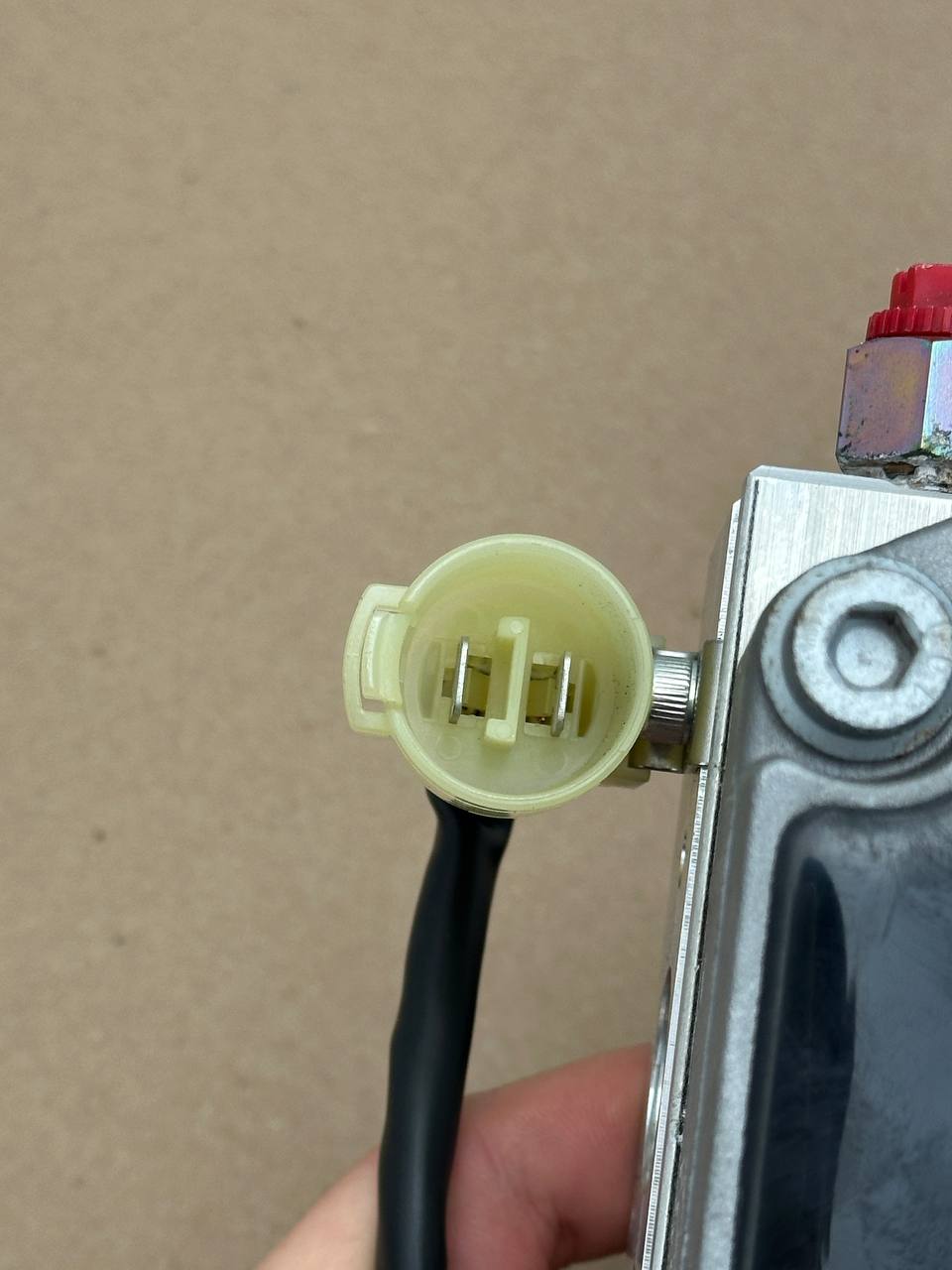 2507542C91 | Genuine Wabco/International Hydraulic Valve Brake Modulator