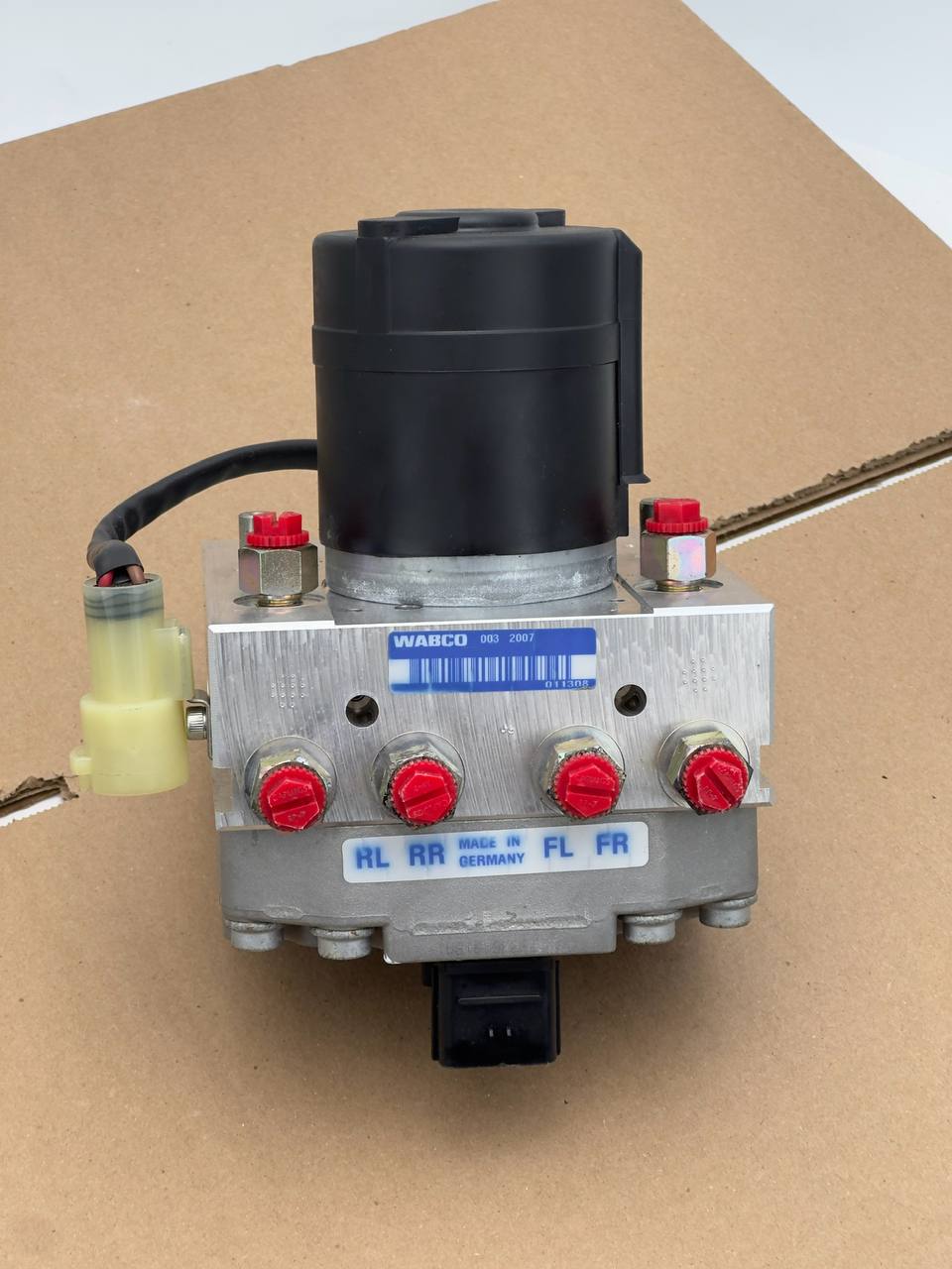 2507542C91 | Genuine Wabco/International Hydraulic Valve Brake Modulator