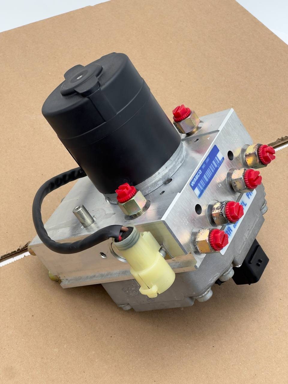 2507542C91 | Genuine Wabco/International Hydraulic Valve Brake Modulator