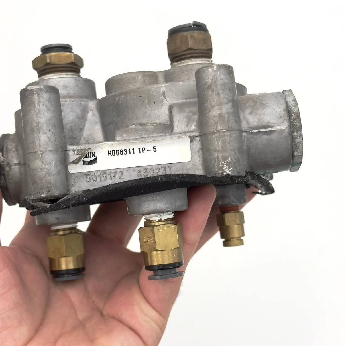 802938 | Genuine Bendix® Tractor Protection Brake Valve TP-5