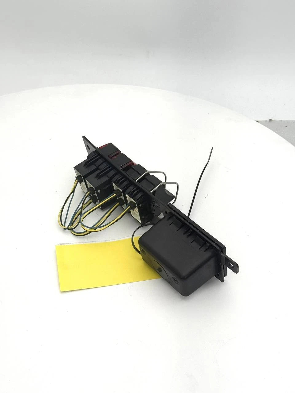 S06-1073-601 | Genuine Paccar® Dash Switch Panel