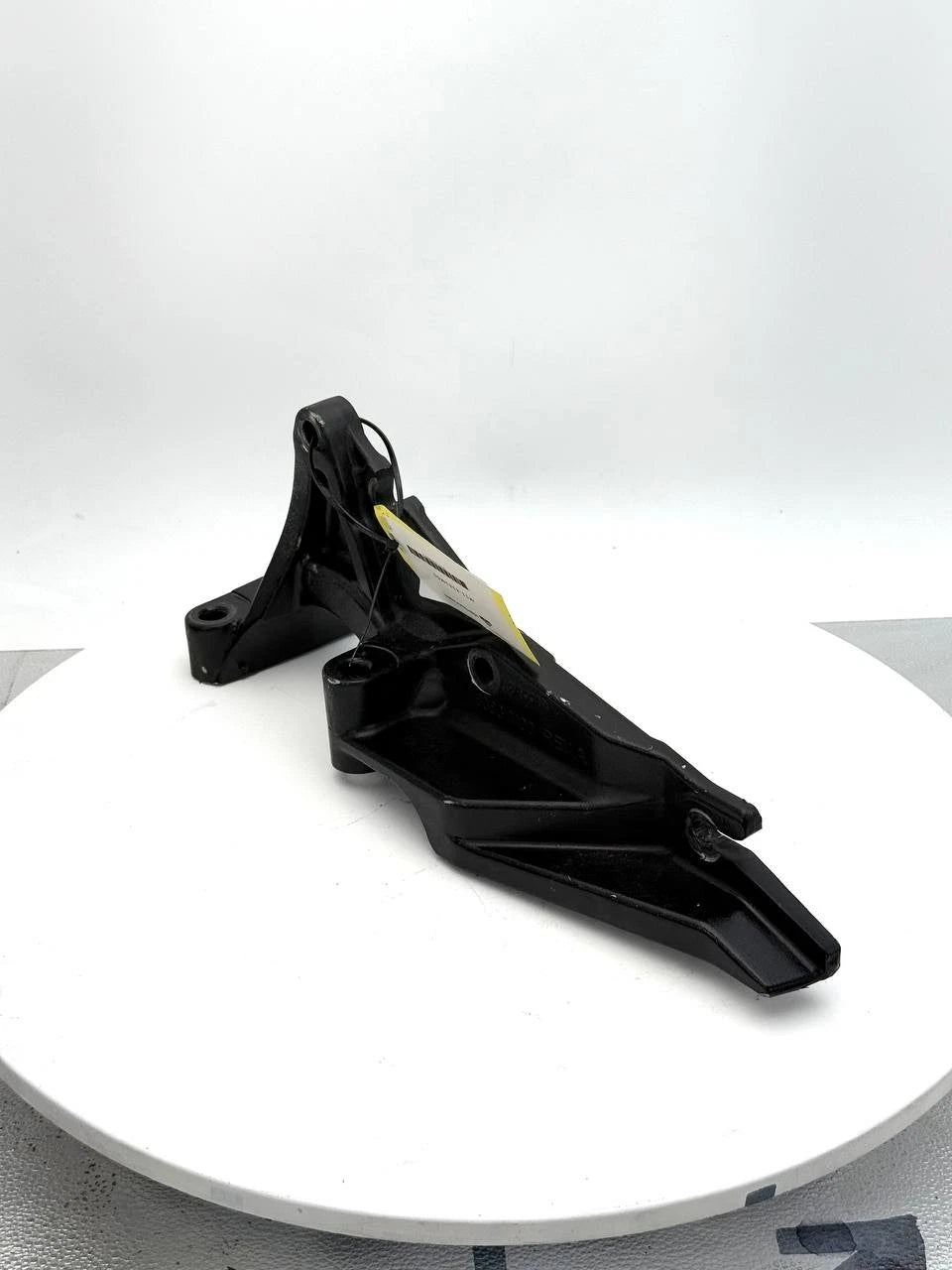 M11-8383M00 | Genuine Paccar® Exhaust Bracket