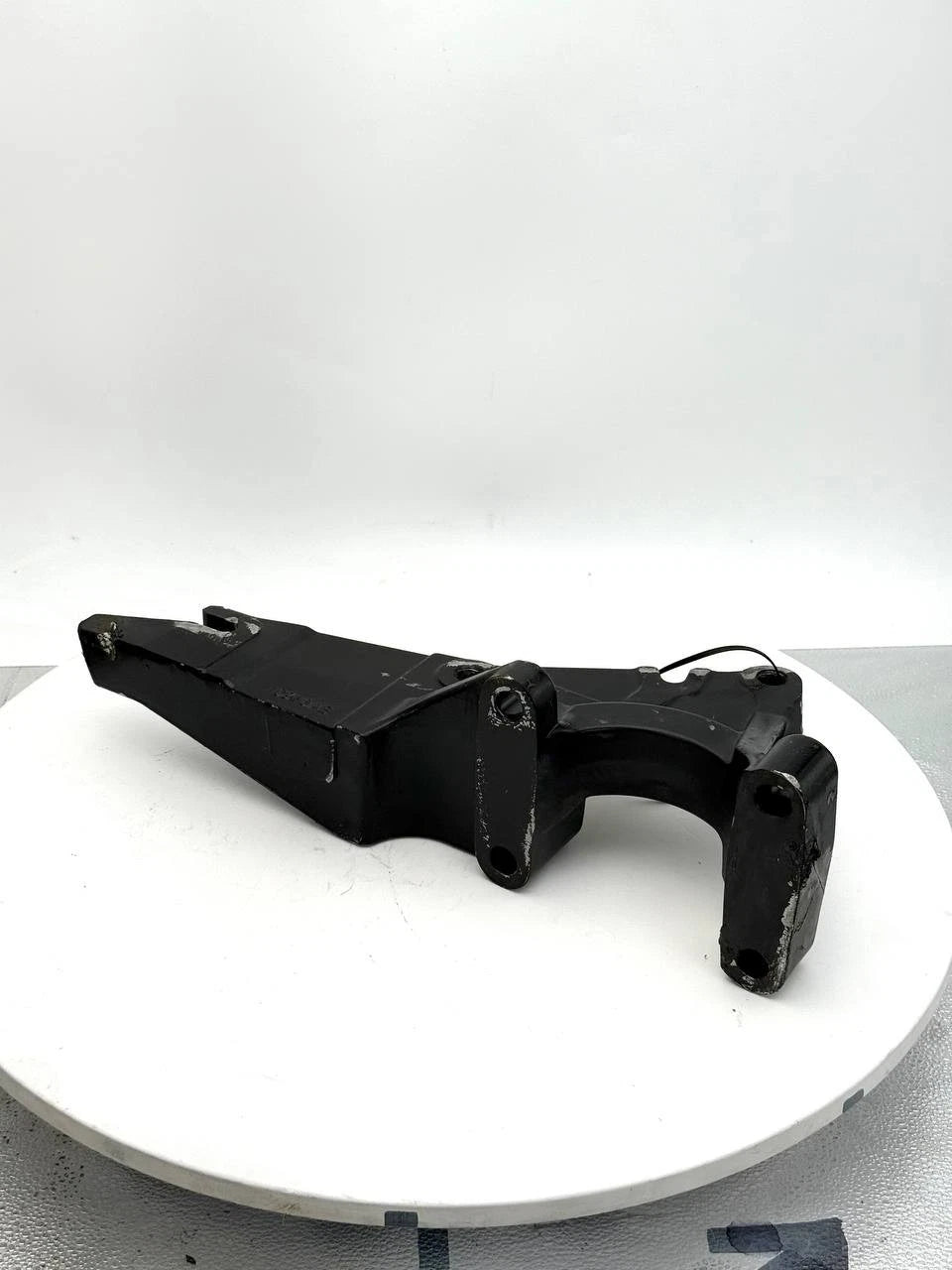 M11-8383M00 | Genuine Paccar® Exhaust Bracket