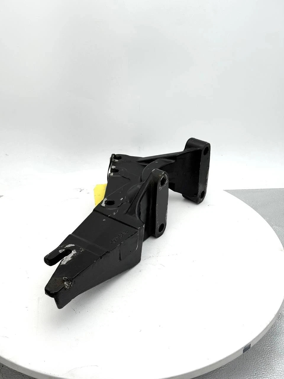 M11-8383M00 | Genuine Paccar® Exhaust Bracket