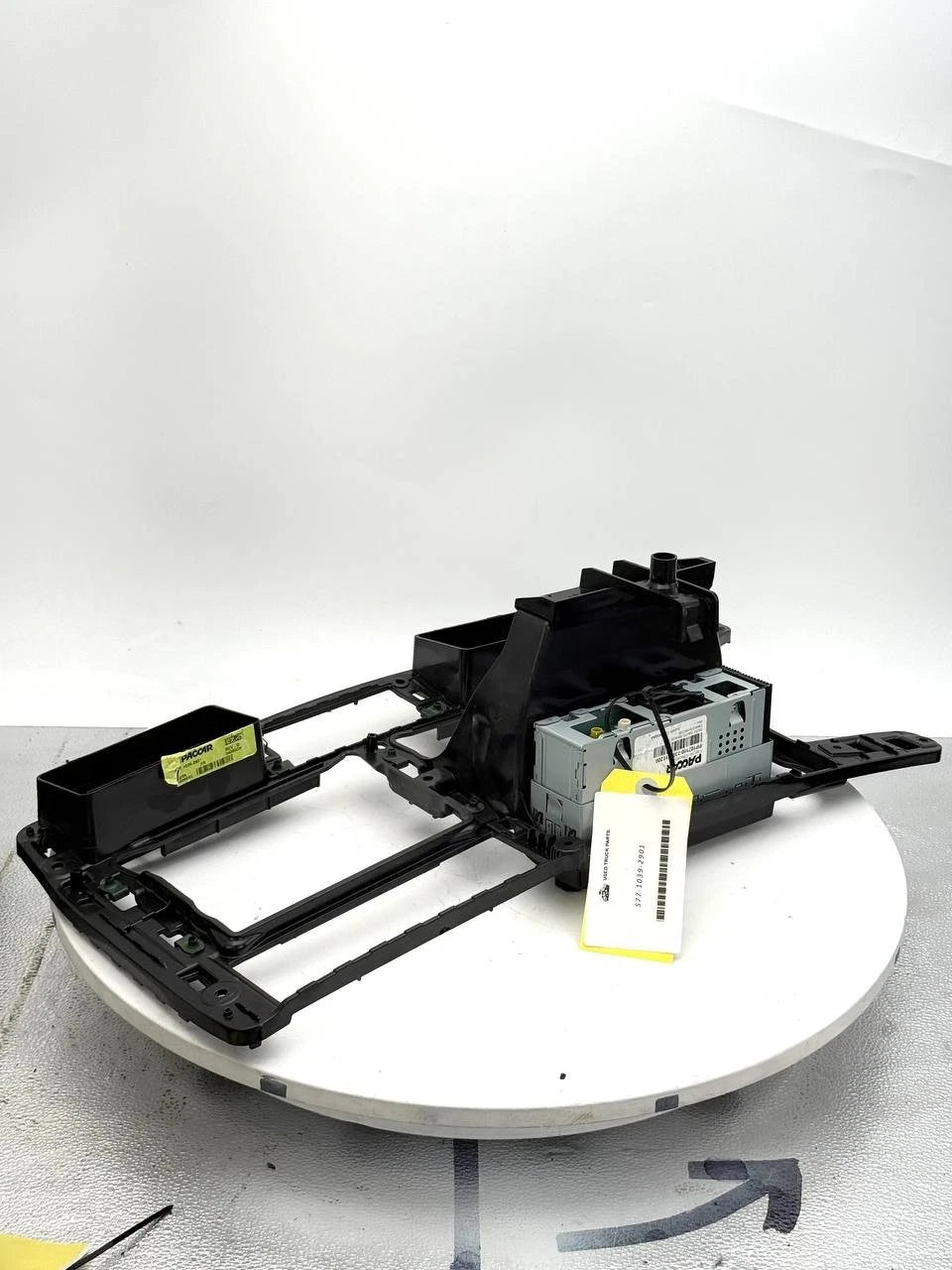 S77-1039-2901 | Genuine Kenworth® B-Panel Reinforcement Dash Panel