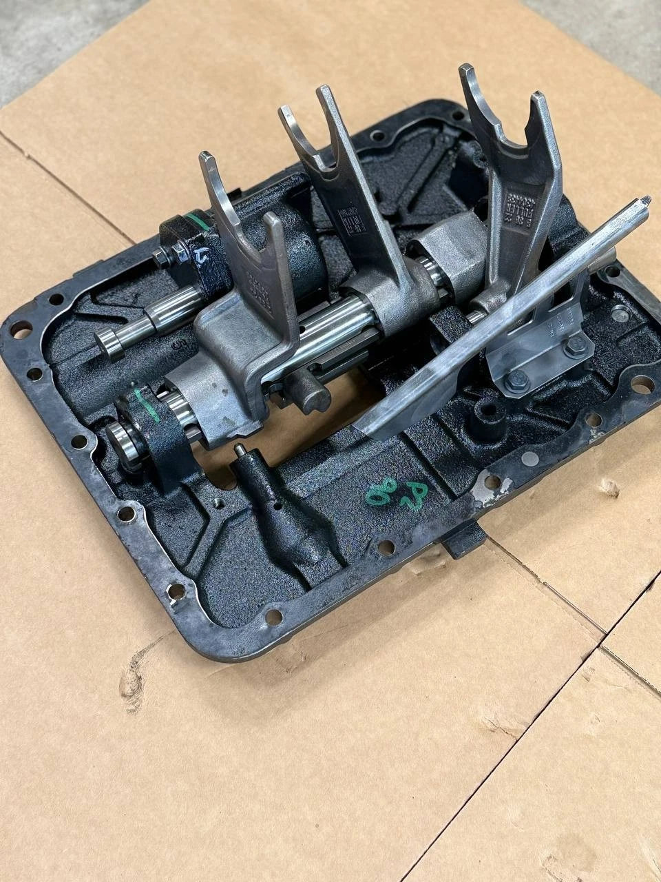 4302150 | Genuine Eaton® Shift Bar HSG Assy (FRO) Housing Kit