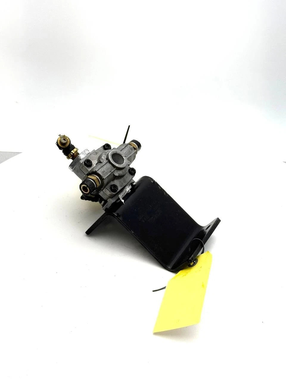 745289714N | Genuine Bendix® QR-1C Air Brake Quick Release Valve