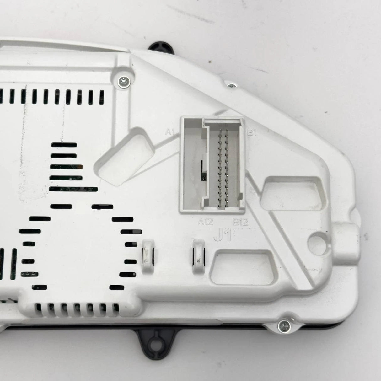 24121933 | Genuine Mack® Instrument Cluster Gauge
