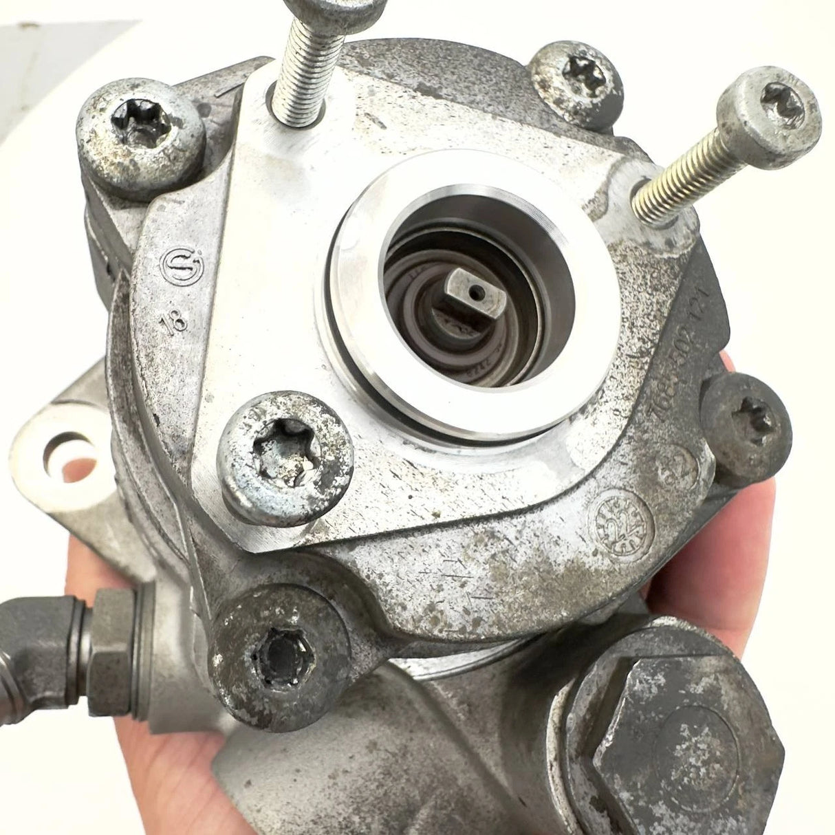 8694-955-108 | Genuine Paccar® Power Steering Hydraulic & Fuel Lift Pump Assembly