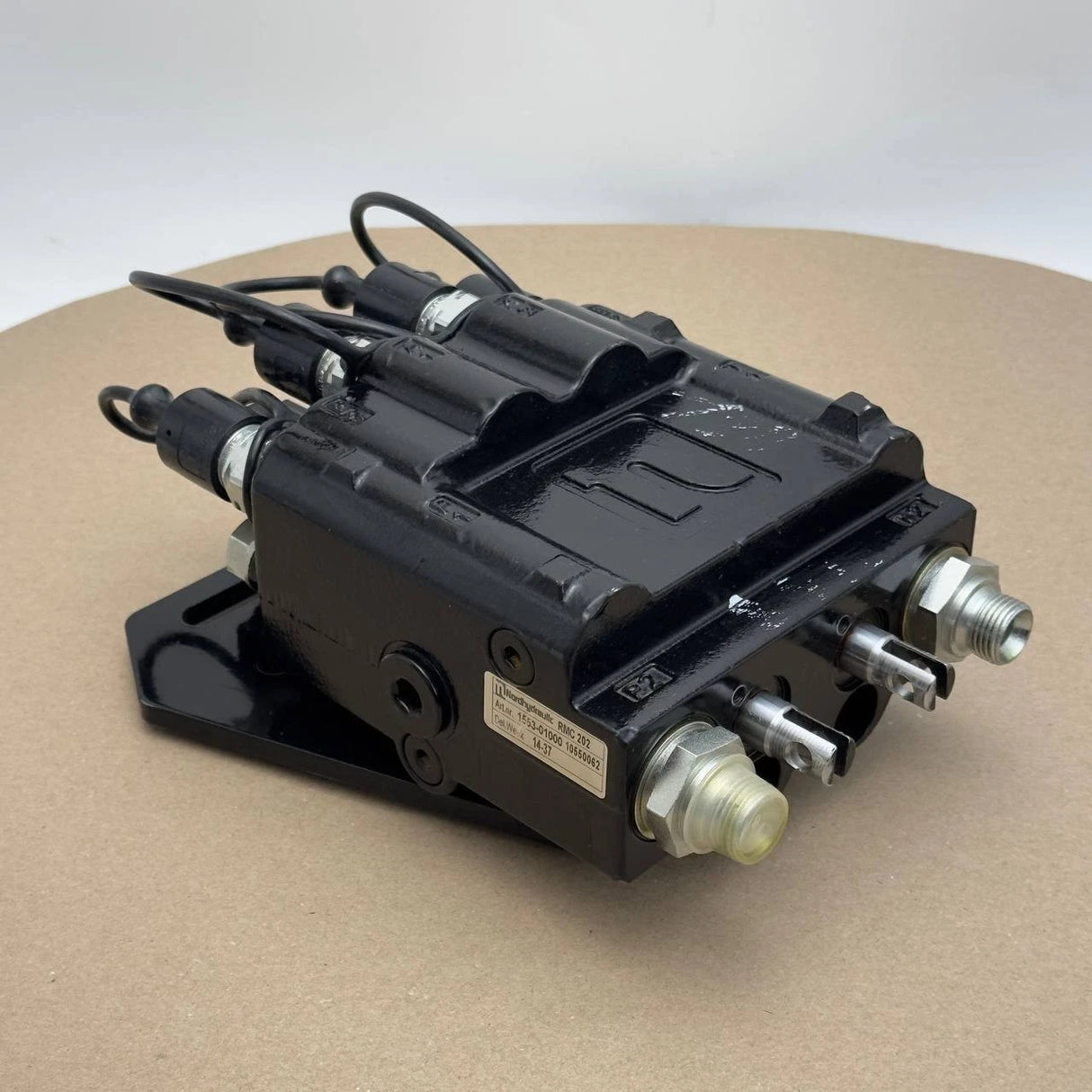 10550062 | Genuine CNH® Control Valve For New Holland T4030F, T4050F