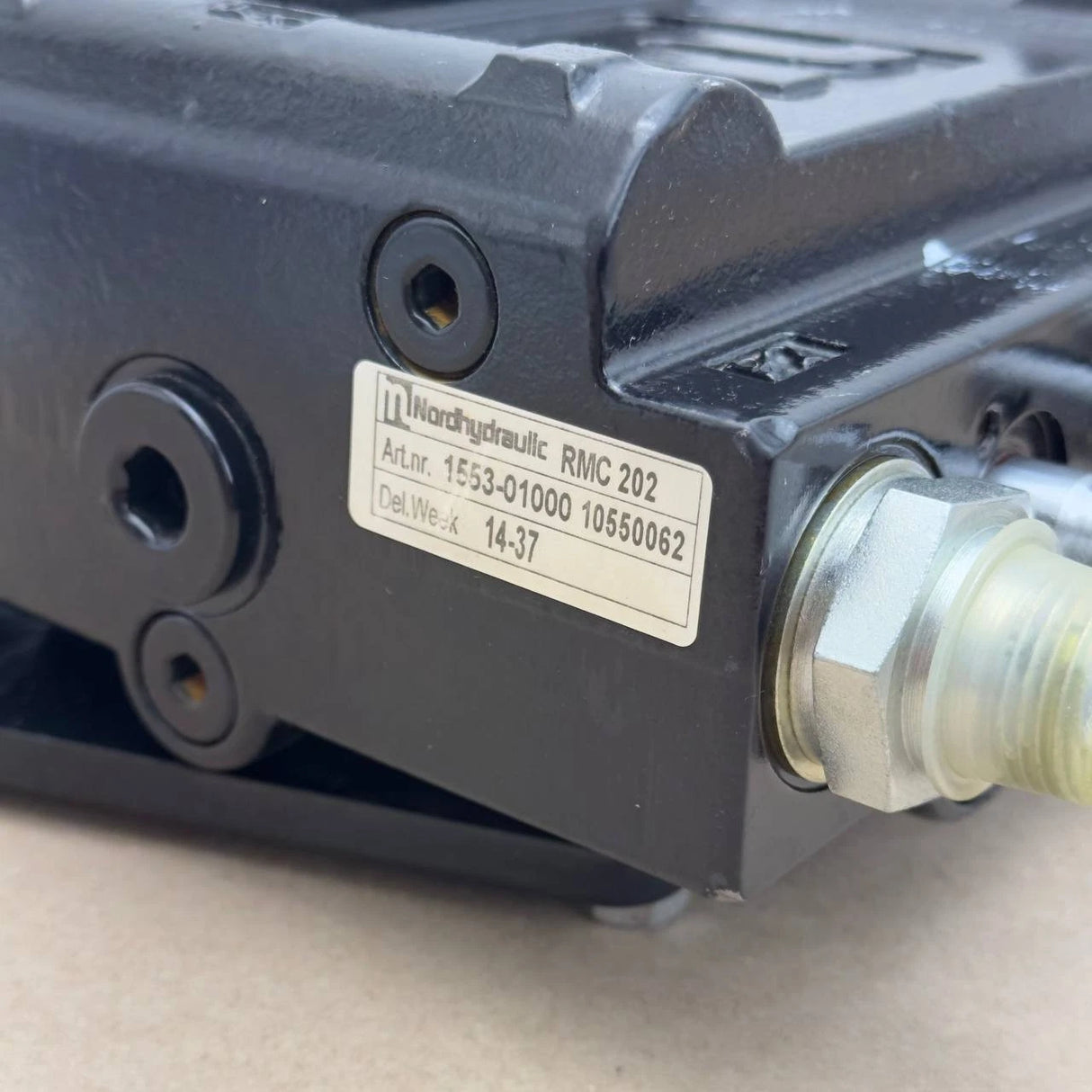 10550062 | Genuine CNH® Control Valve For New Holland T4030F, T4050F