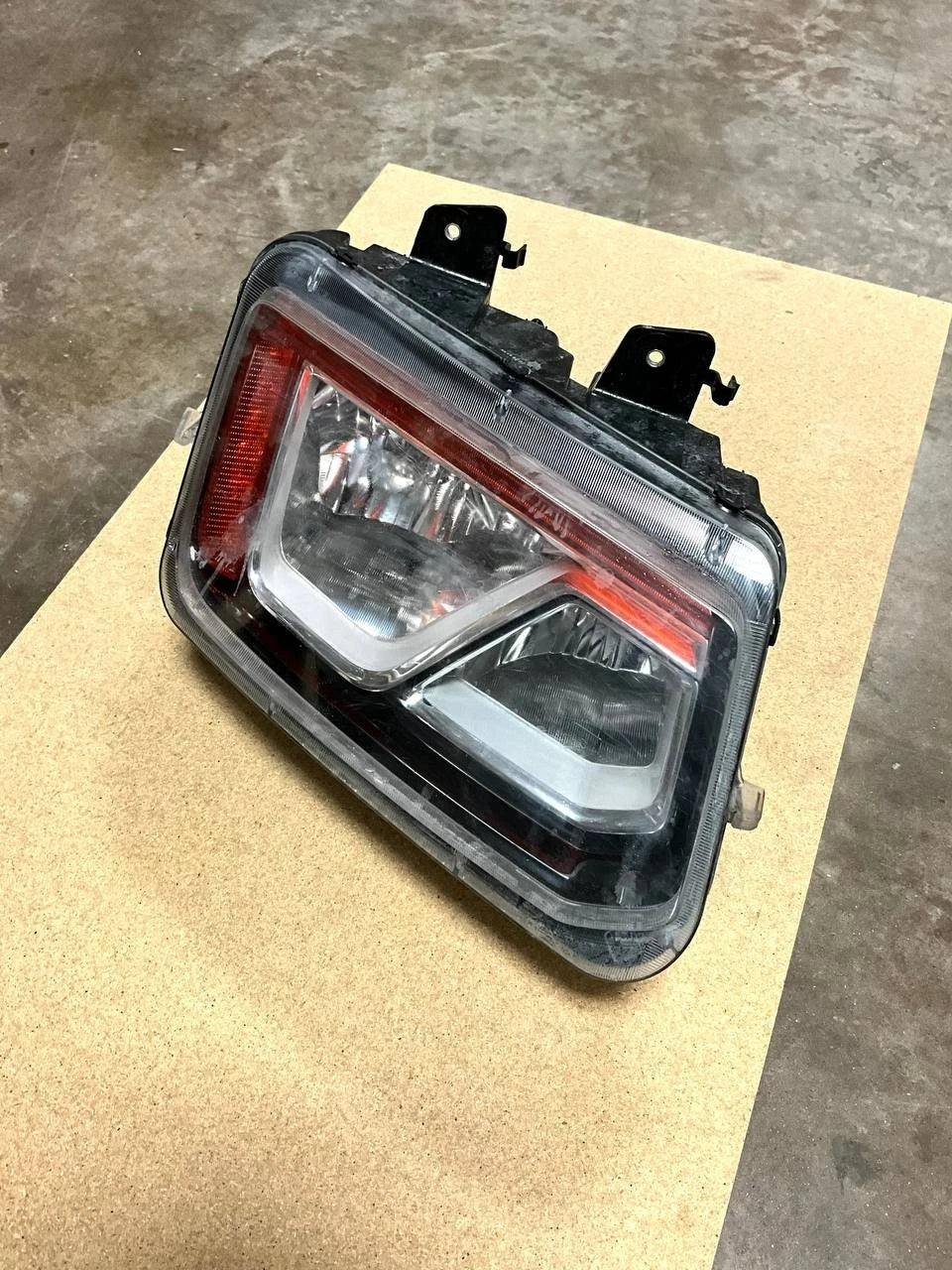 4060785C92 | Genuine International® Light, HD, LED Signal Composite, Right Hand