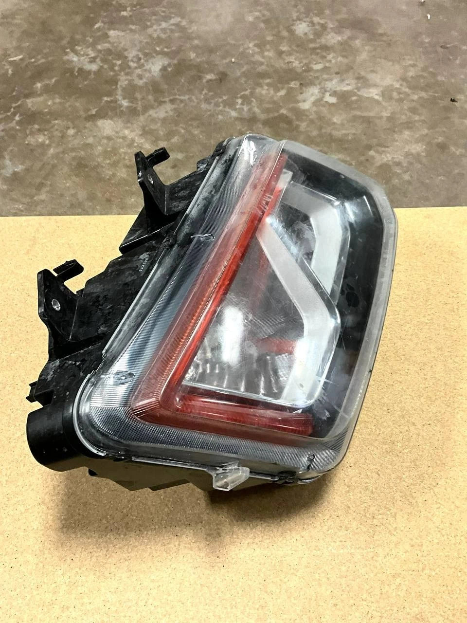 4060785C92 | Genuine International® Light, HD, LED Signal Composite, Right Hand