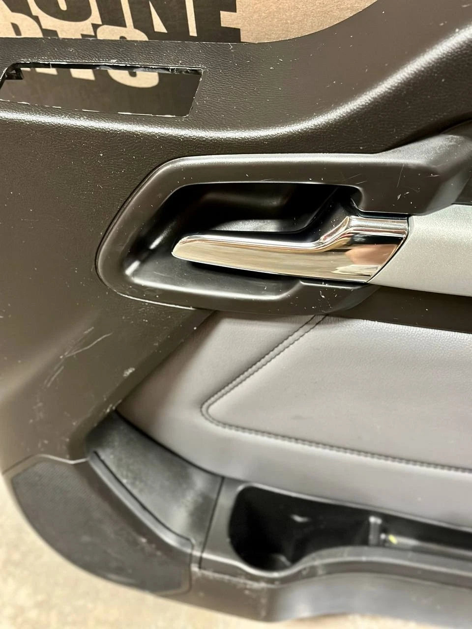 16959978 | Genuine Paccar® Door Trim Panel RH Right