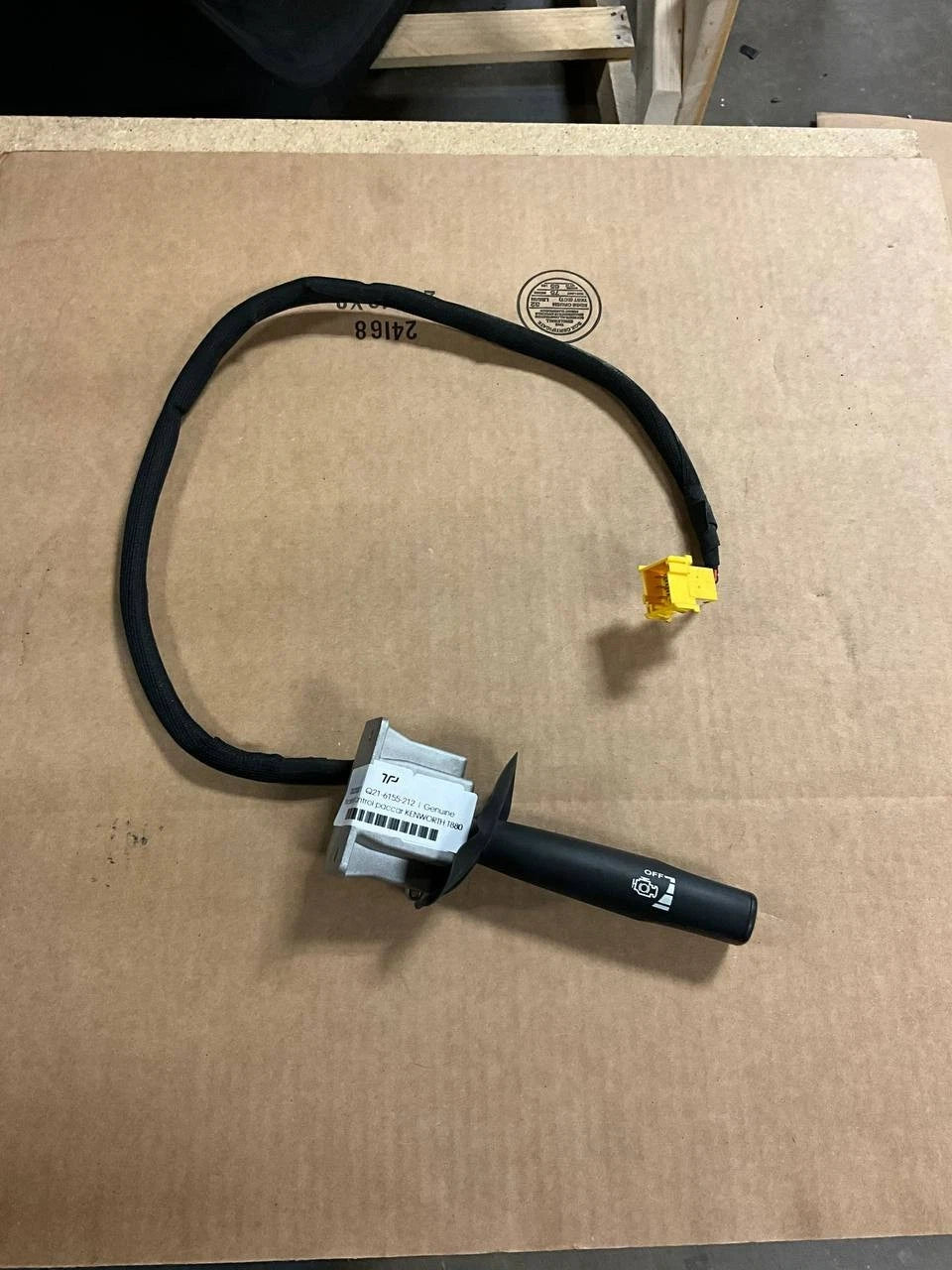 Q21-6117-292 | Genuine Paccar® Shift Stalk Control