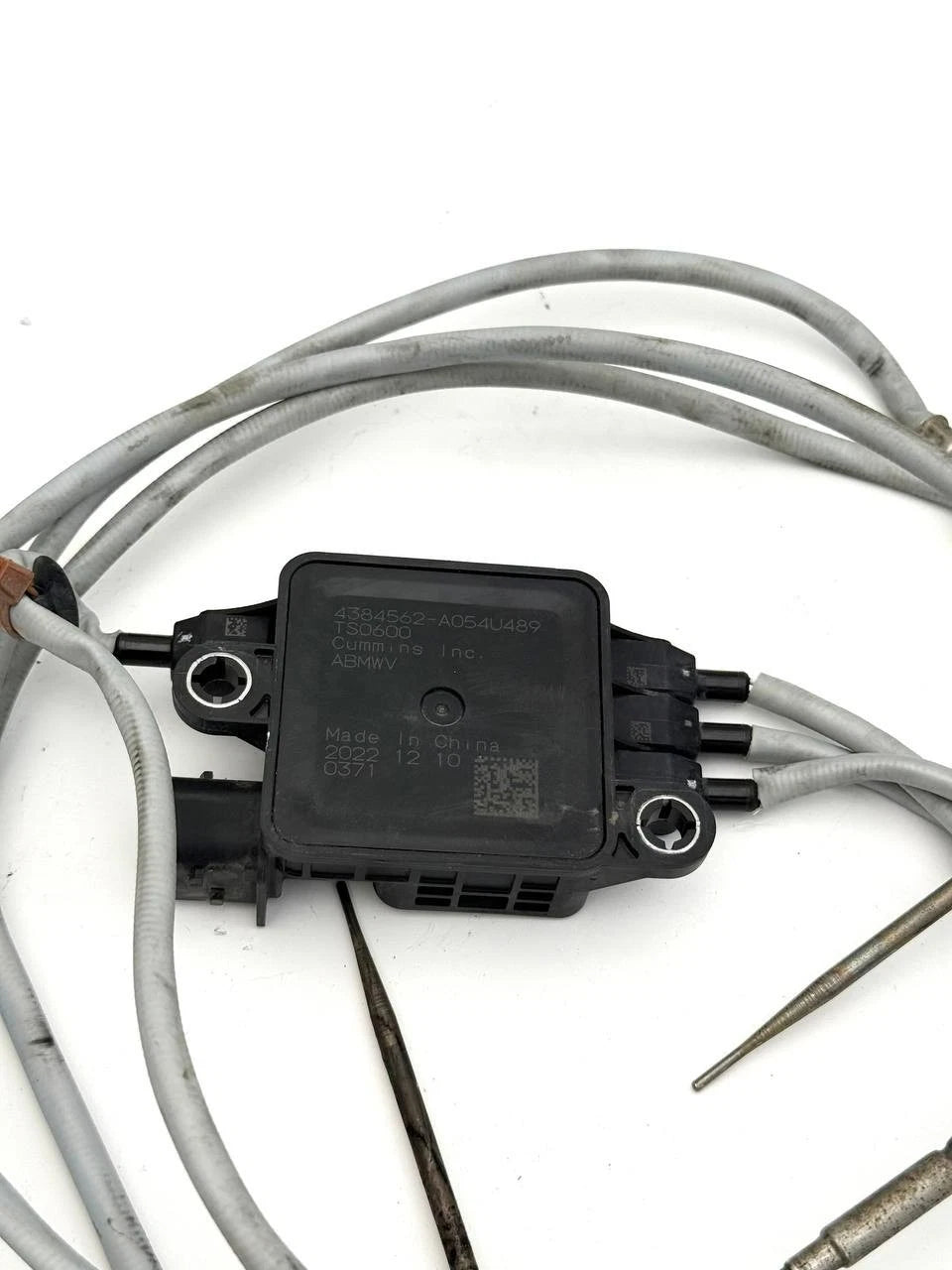 5654166 | Genuine Cummins® Exhaust Gas Temperature Sensor