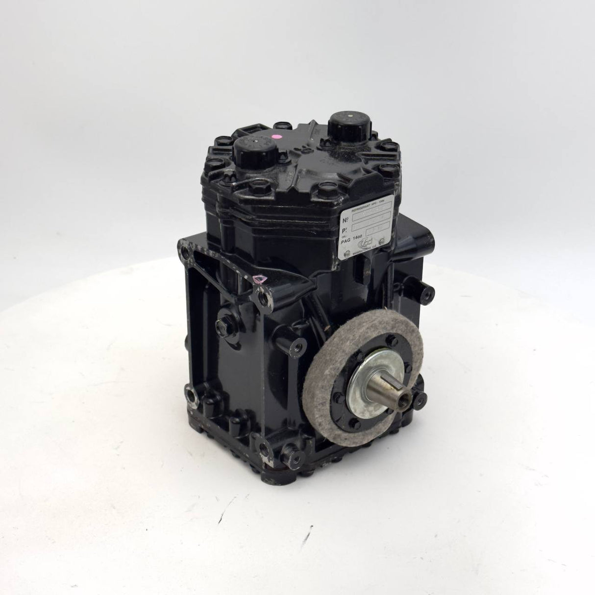 1924004C1 Genuine International® A/C Air Conditioner Compressor