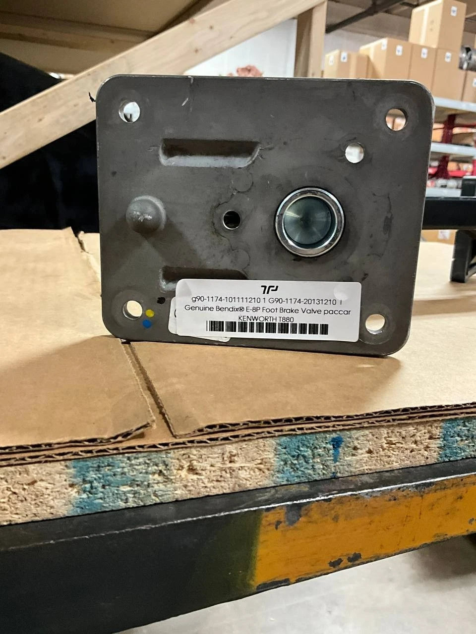 G90-6096-062 | Genuine Paccar® Foot Pedal