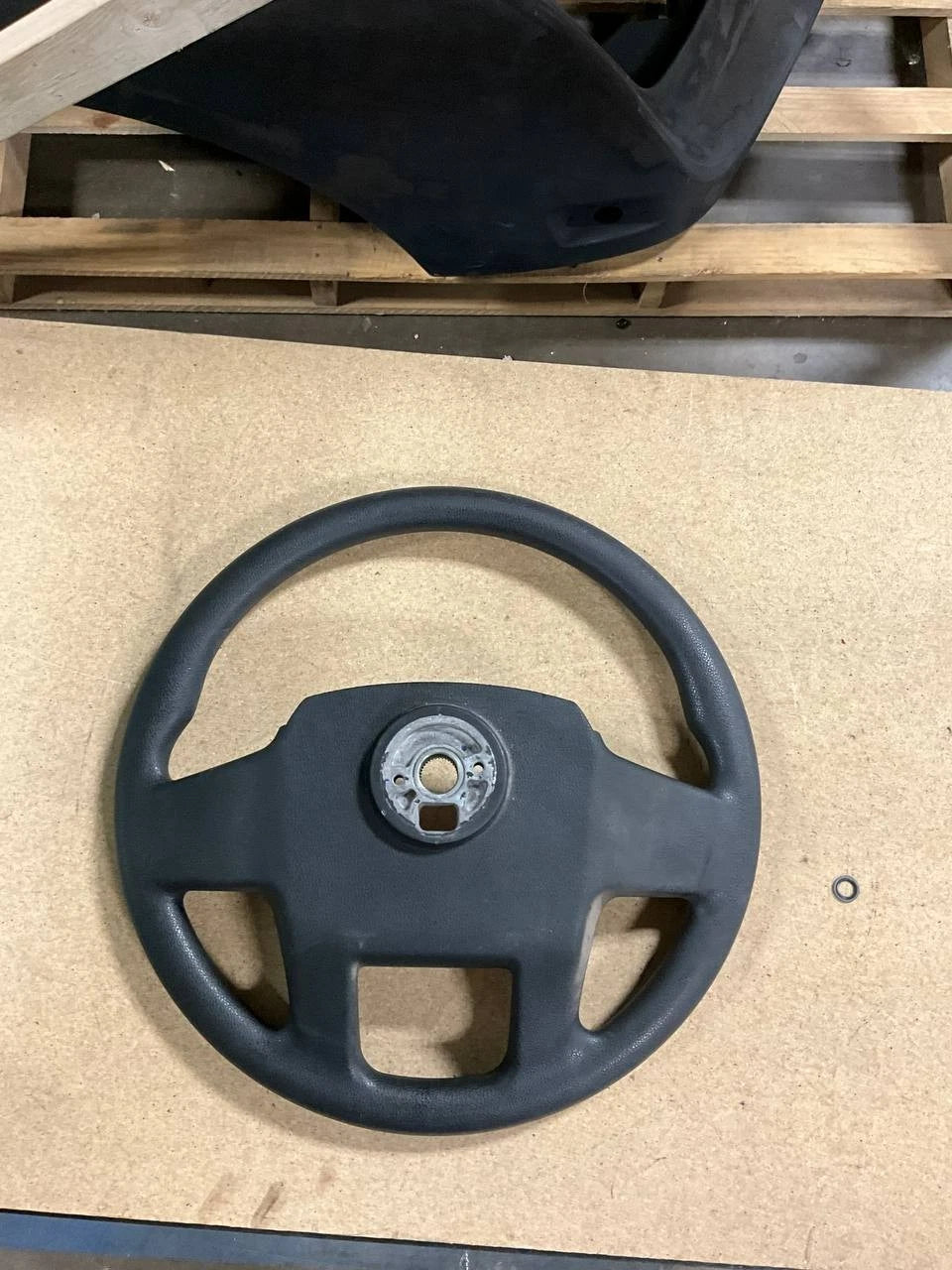 41-95501 | Genuine Paccar® Steering Wheel
